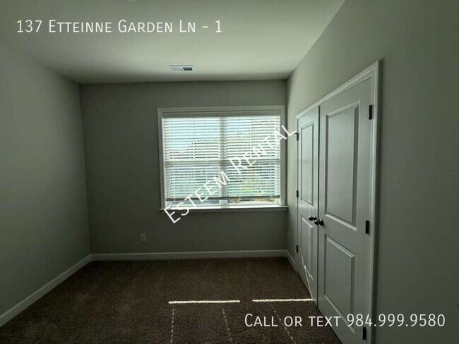 Building Photo - 137 Etteinne Garden Ln