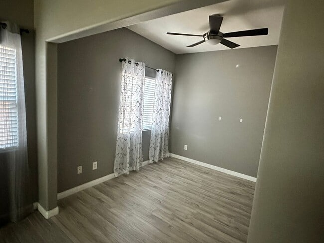 Building Photo - Beautiful 3bd/2ba Single Story with Primary Suite!