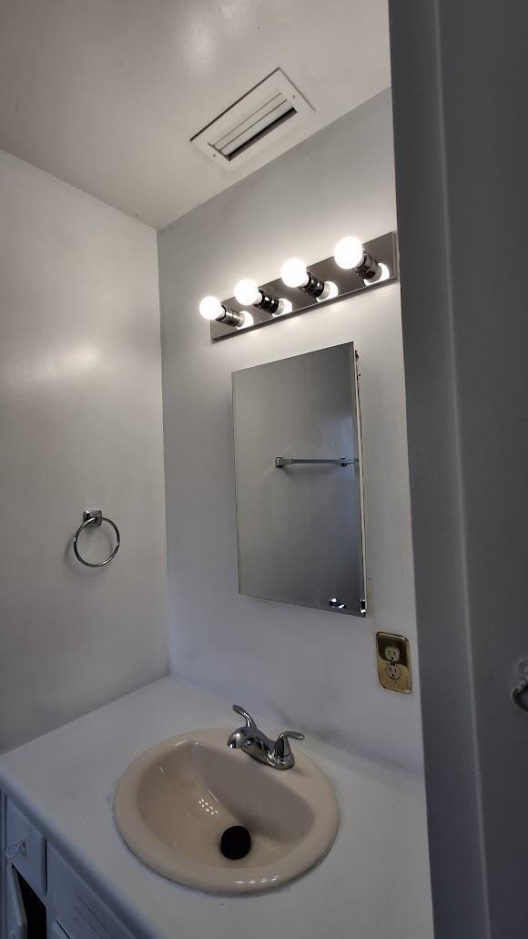 Building Photo - 35885 Adobe Dr