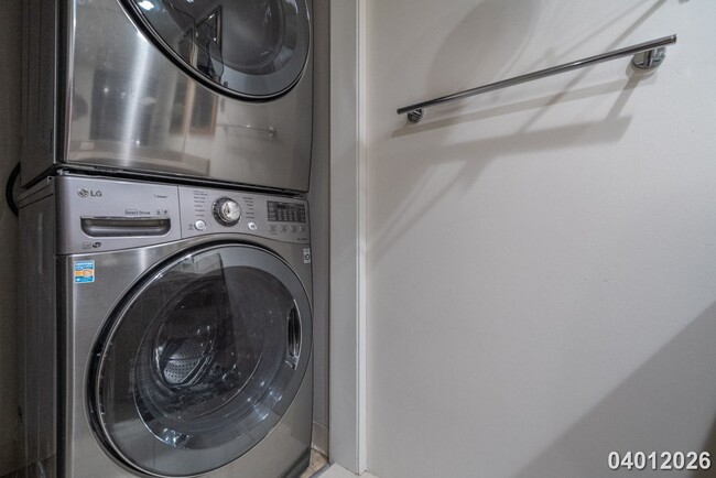 Building Photo - 2br - 2 Bed 1 Bath Condo in Capitol Place