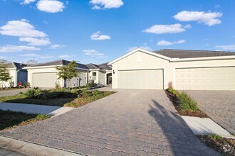 Building Photo - Beachwalk Annual Villa for Rent