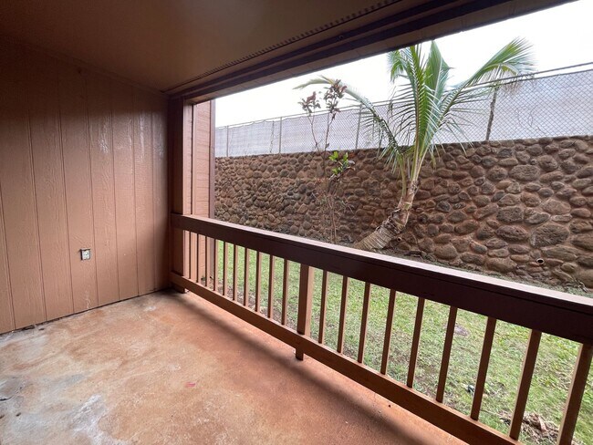 Building Photo - Unfurnished One Bedroom Available Immediately!