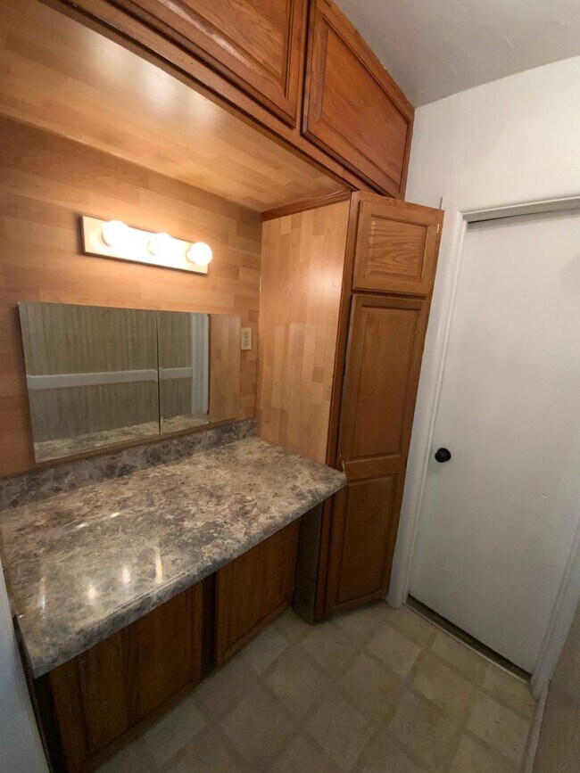 Building Photo - 31 New Haven St