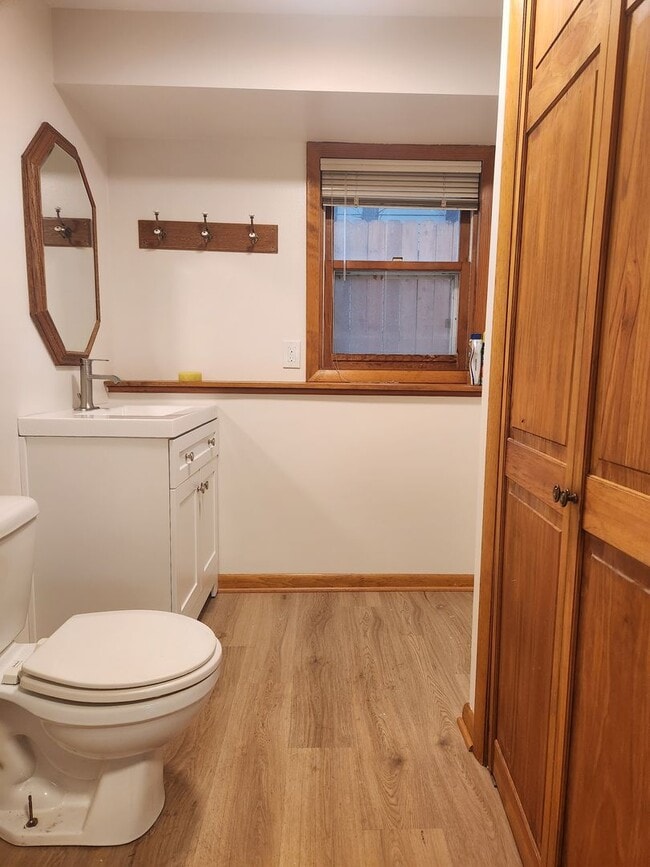 Building Photo - For Rent – Beautiful 3-Bedroom Split-Level...
