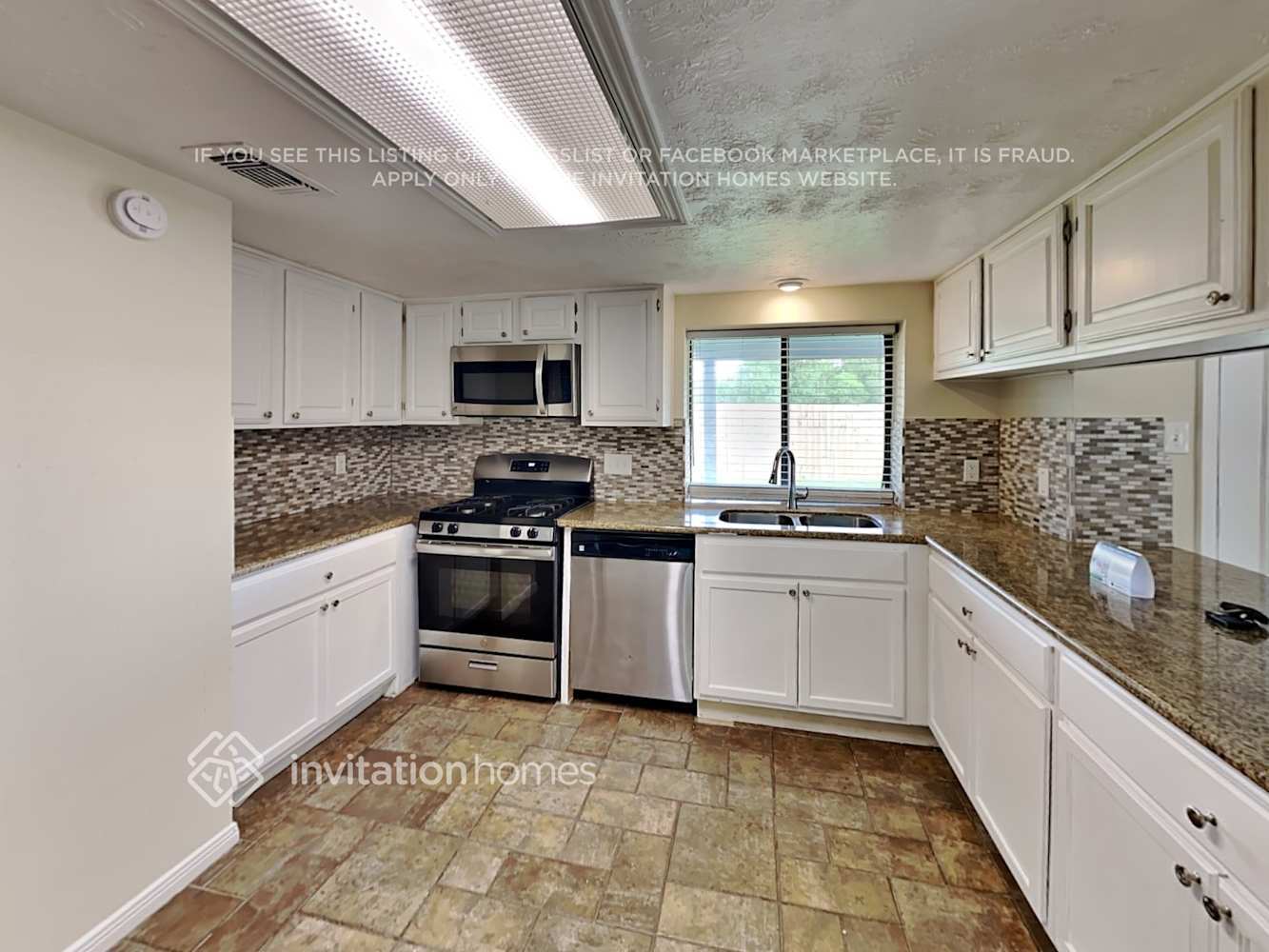 Building Photo - 3138 Mesquite Dr