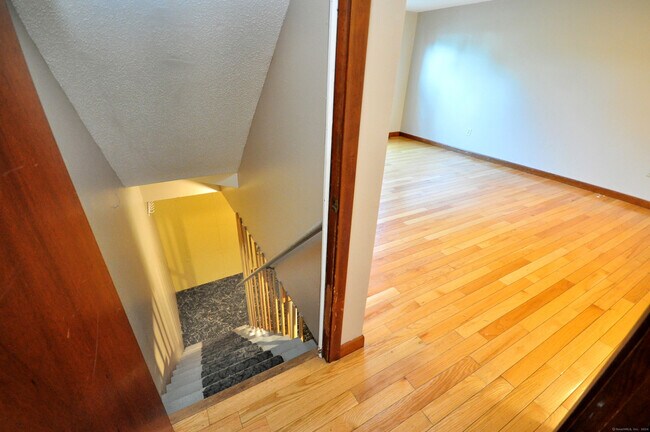 Building Photo - 3 St Marc Cir