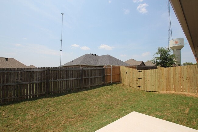 Building Photo - Luxury 3 Bedroom 2 Bath Townhomes in Bullard ISD!