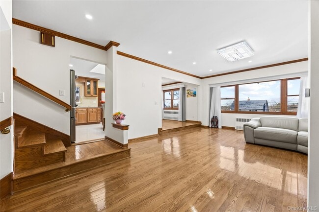 Building Photo - 45-76-76 Browvale Ln