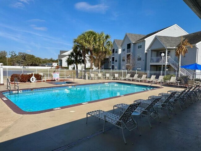 Building Photo - 1222 Bermuda Lakes Ln