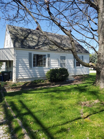 Primary Photo - 3206 Highland Rd
