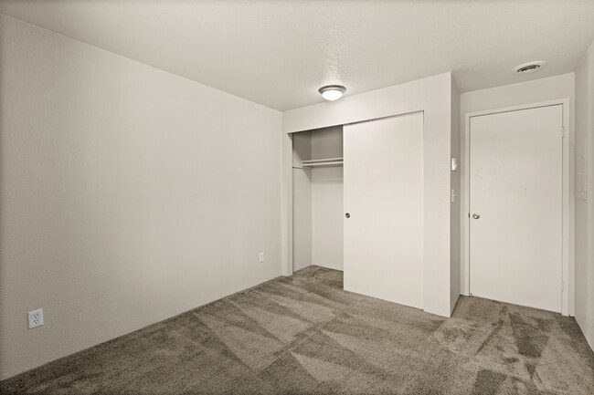 2 Bedroom 2 Bath w/Vaulted Ceilings - Monte Vista Apartments