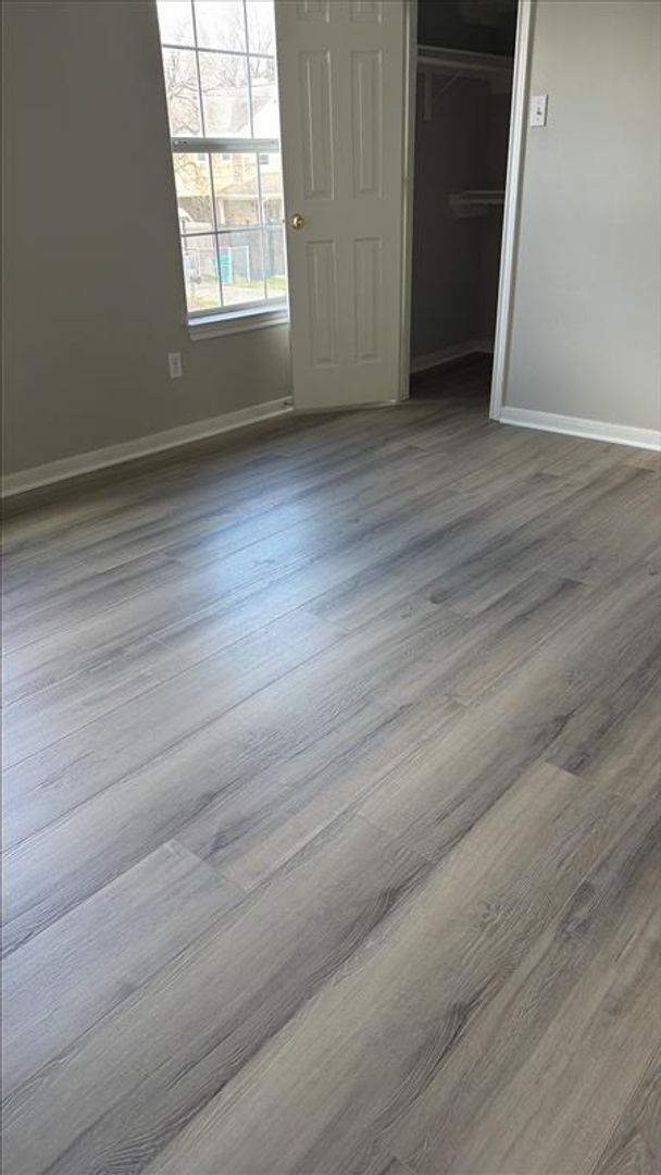 Building Photo - Duplex For Lease