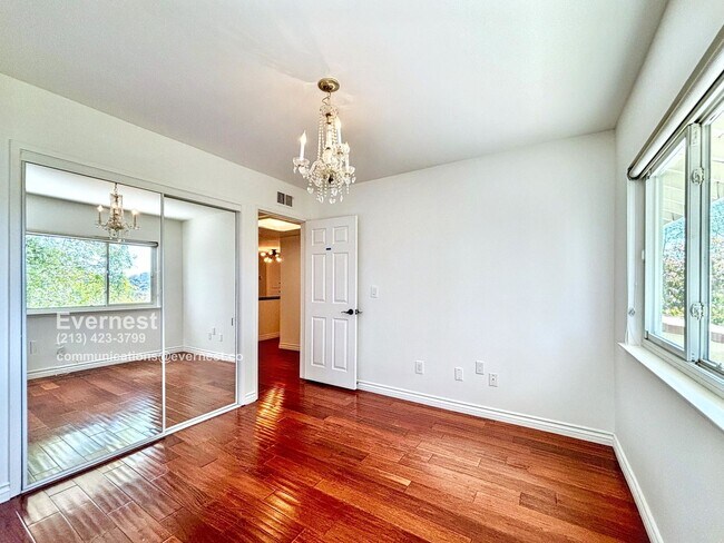 Building Photo - 10211 Clematis Ct
