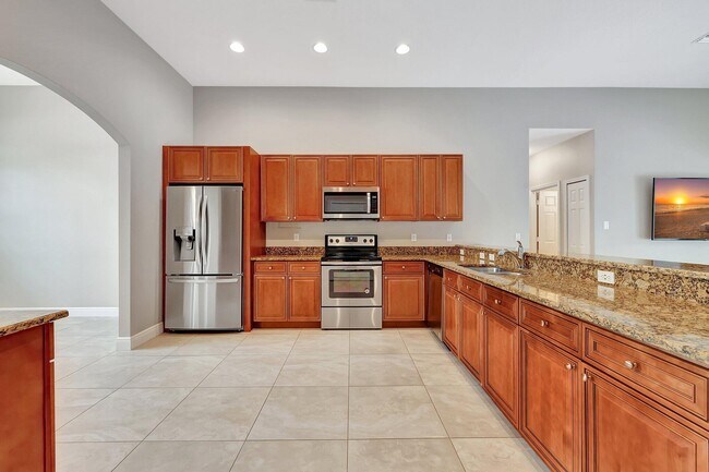 Building Photo - 348 SW Millard Dr