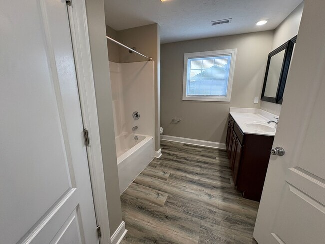 Building Photo - 505 Twisted Oak Dr NW