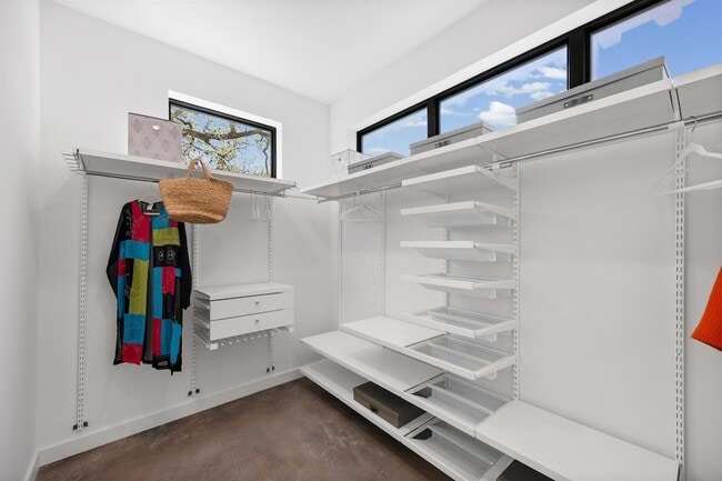 Building Photo - 480A Starlight Village Unit