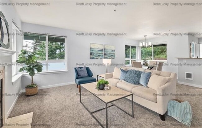 Building Photo - Spacious Cambria Hills Condo – Vaulted Cei...