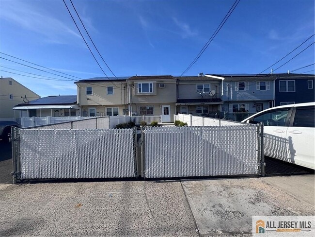 Building Photo - 33 Mercer St