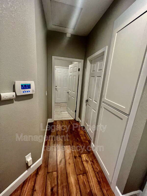 Building Photo - 1605 Paseo Flores Dr