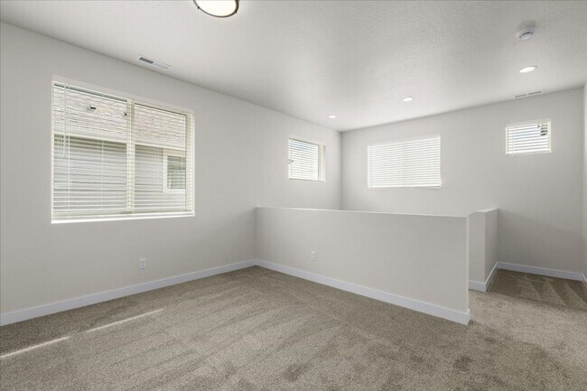 Building Photo - 5361 E Dorado Ave