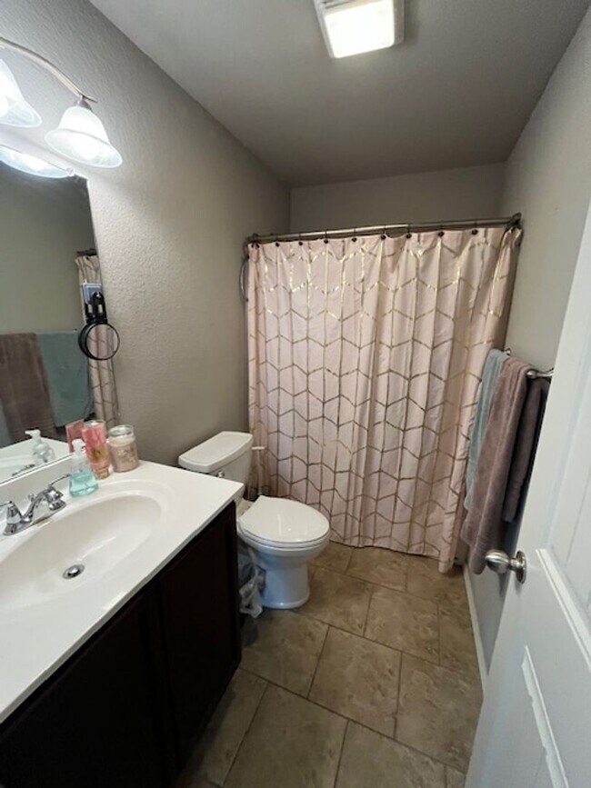 Building Photo - 2720 Brighton Pl