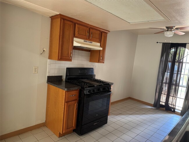 Building Photo - 9835 Eblen Dr