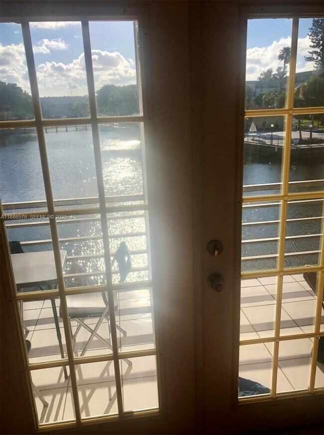 Building Photo - 2775 Taft St