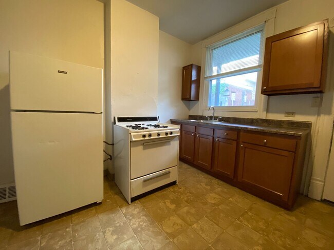 Building Photo - South Oakland 2BR Duplex with Back Yard Sp...