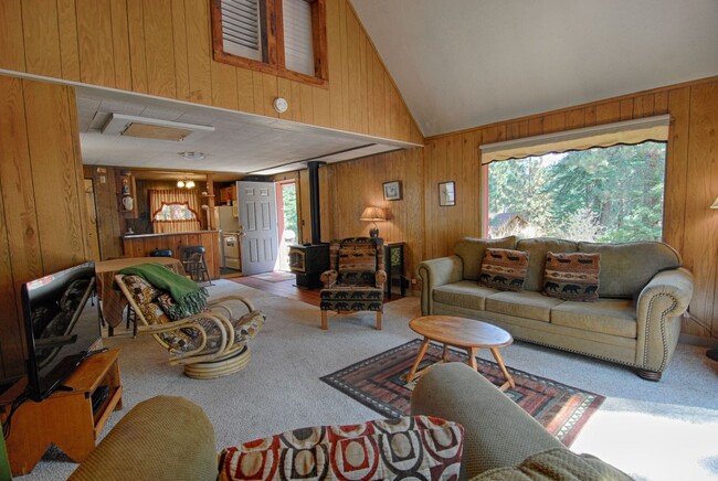 Building Photo - SKI LEASE: Tahoe Vista, Sleep 2-5, Wood Stove