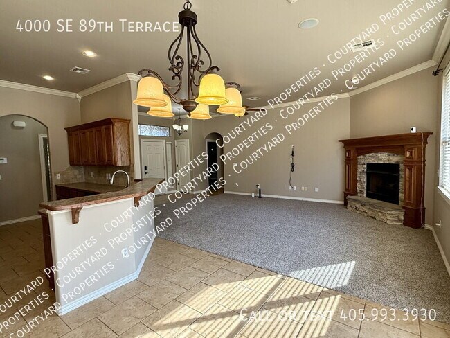 Building Photo - 4000 SE 89th Terrace