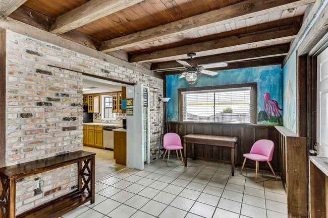 Building Photo - 1402 Via De Luna Dr