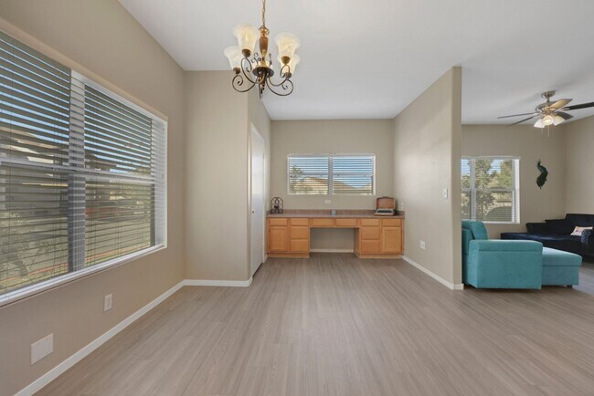 Building Photo - Bright Ground-Floor Condo in Gated Traverse Point with Pool & Spa Amenities