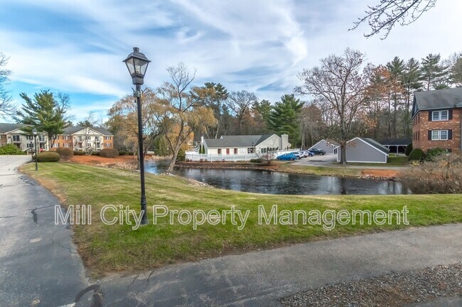 Building Photo - 8 Northbrook Dr