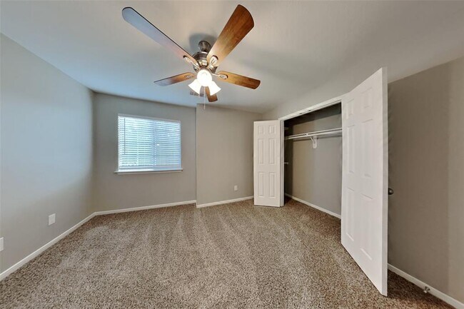 Building Photo - 18502 Dinner Creek Dr