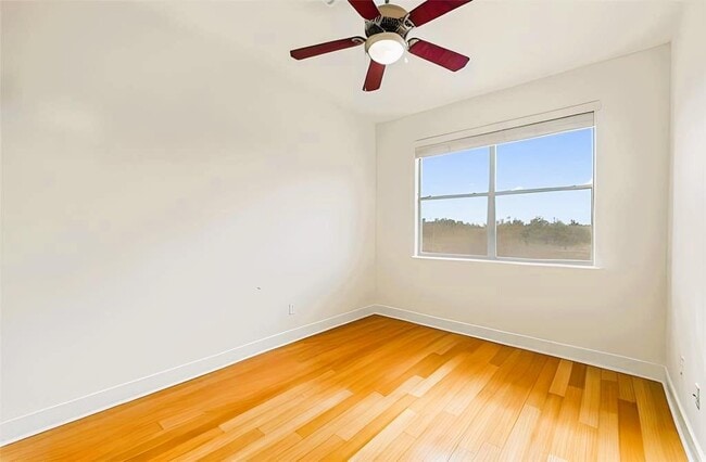 Building Photo - 13420 Lyndhurst St