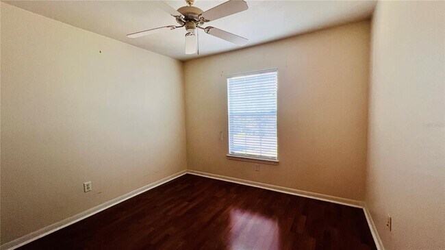 Building Photo - 9165 Lee Vista Blvd