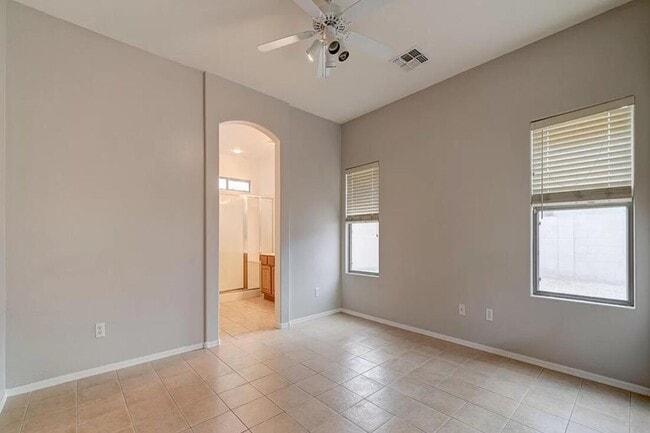 Building Photo - 44811 Paraiso Ln