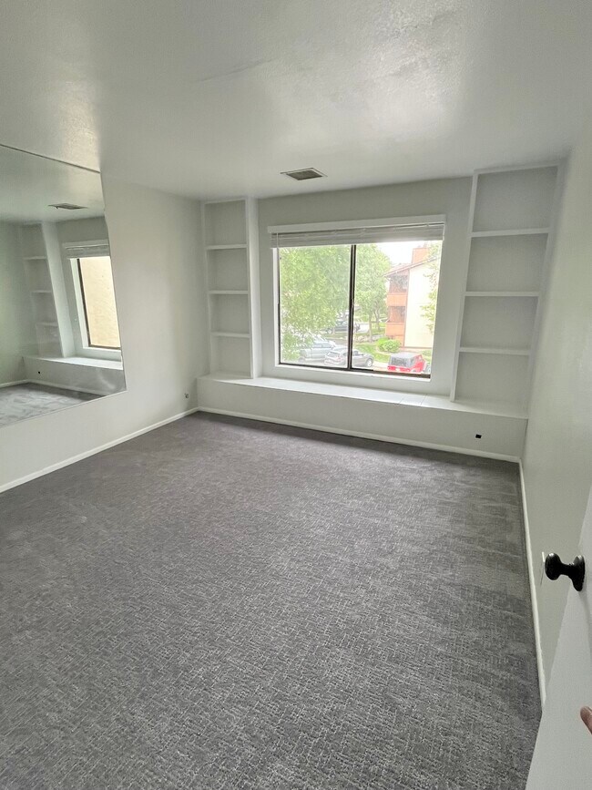 Building Photo - 1087 Countrywoods Cir