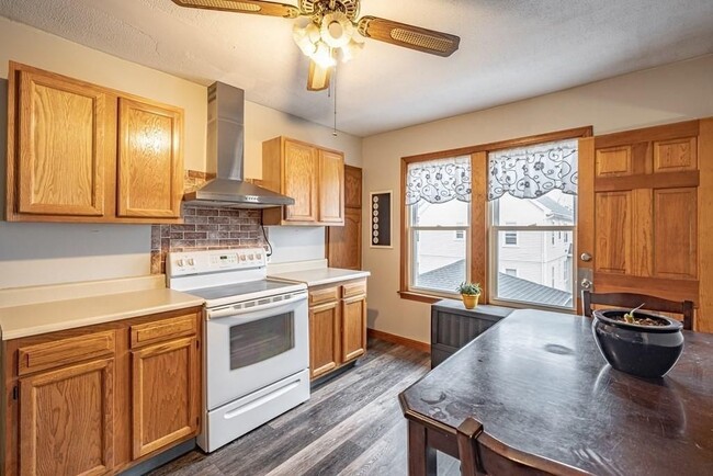 Kitchen - 80 Shawmut St