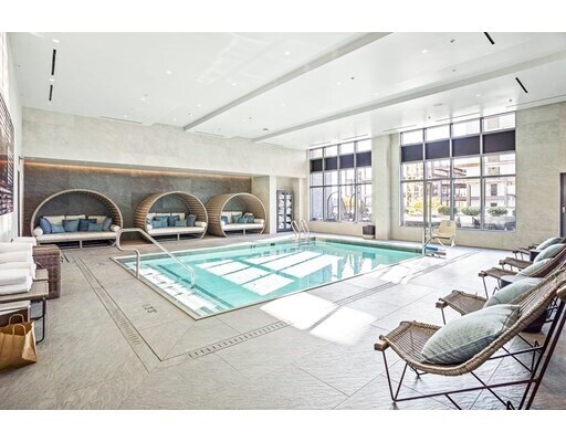 Building Photo - 375 Canal St