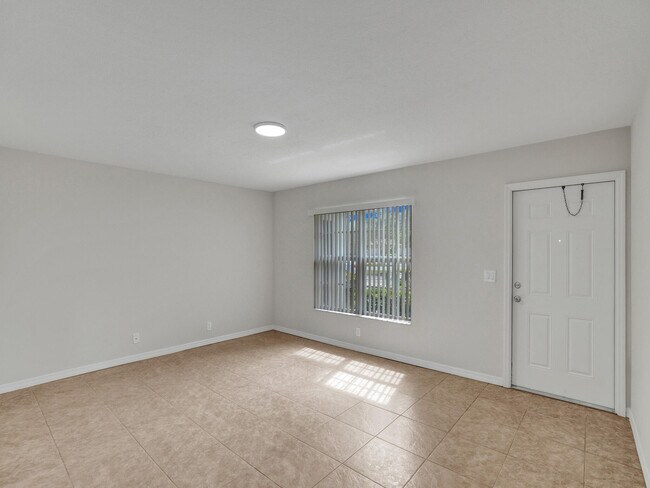 Building Photo - 8503 NW 35th Ct