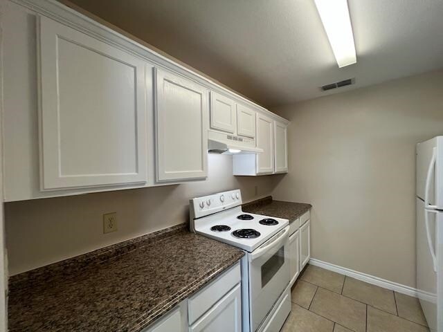 Building Photo - 2720 Camelot Dr