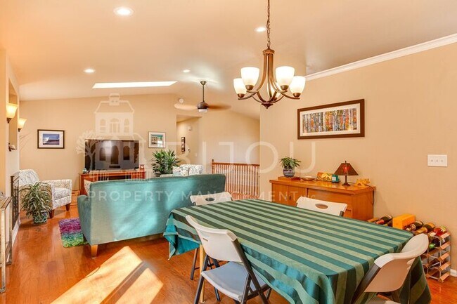 Building Photo - 355 Waco Ct