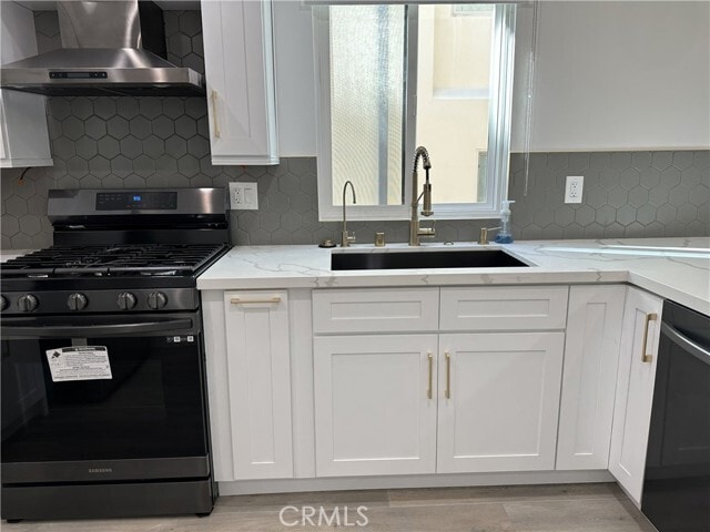 Building Photo - 11438 Moorpark St