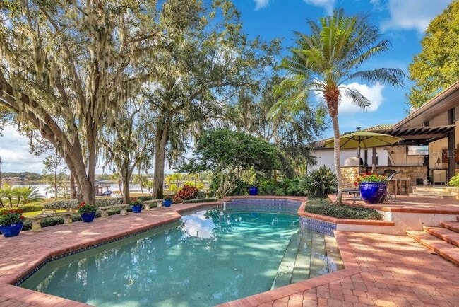 Building Photo - 10577 Down Lakeview Cir