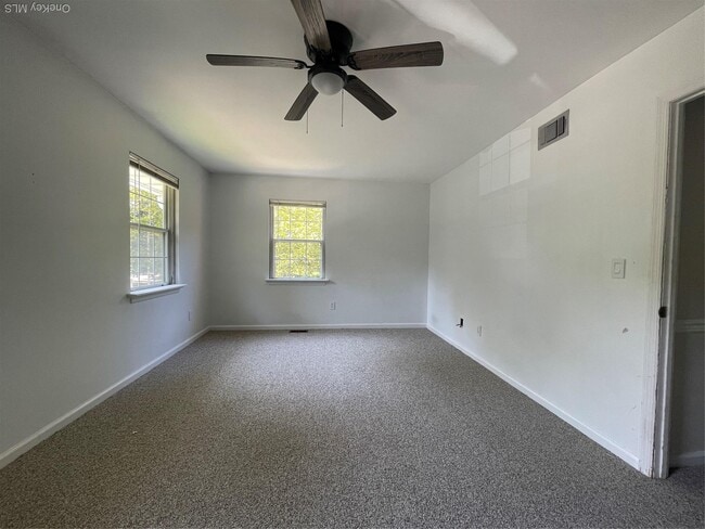 Building Photo - 66 Homestead Village Dr