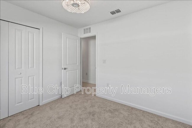 Building Photo - 2295 Green Valley St