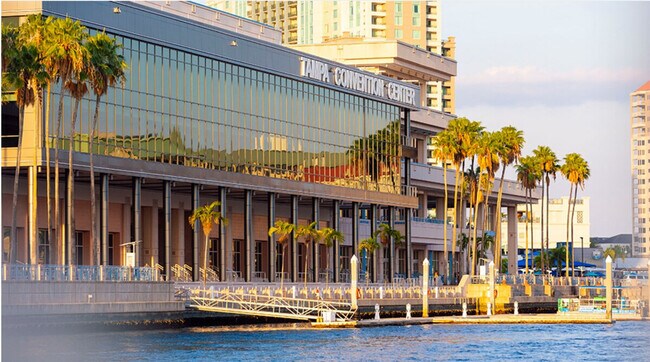 Building Photo - 509 S Willow Ave