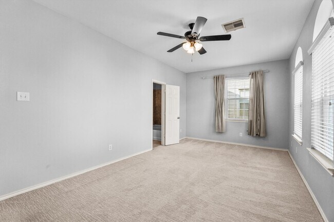 Building Photo - 2131 Kemah Village Dr