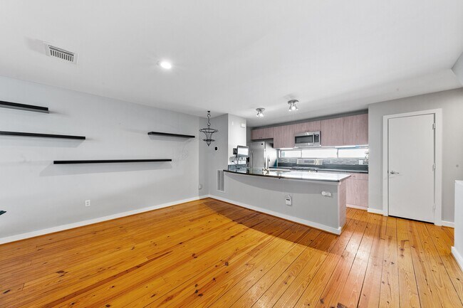 Building Photo - 2614 Chenevert St